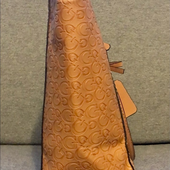 Guess Logo Embossed Carry-All - Picture 9 of 11